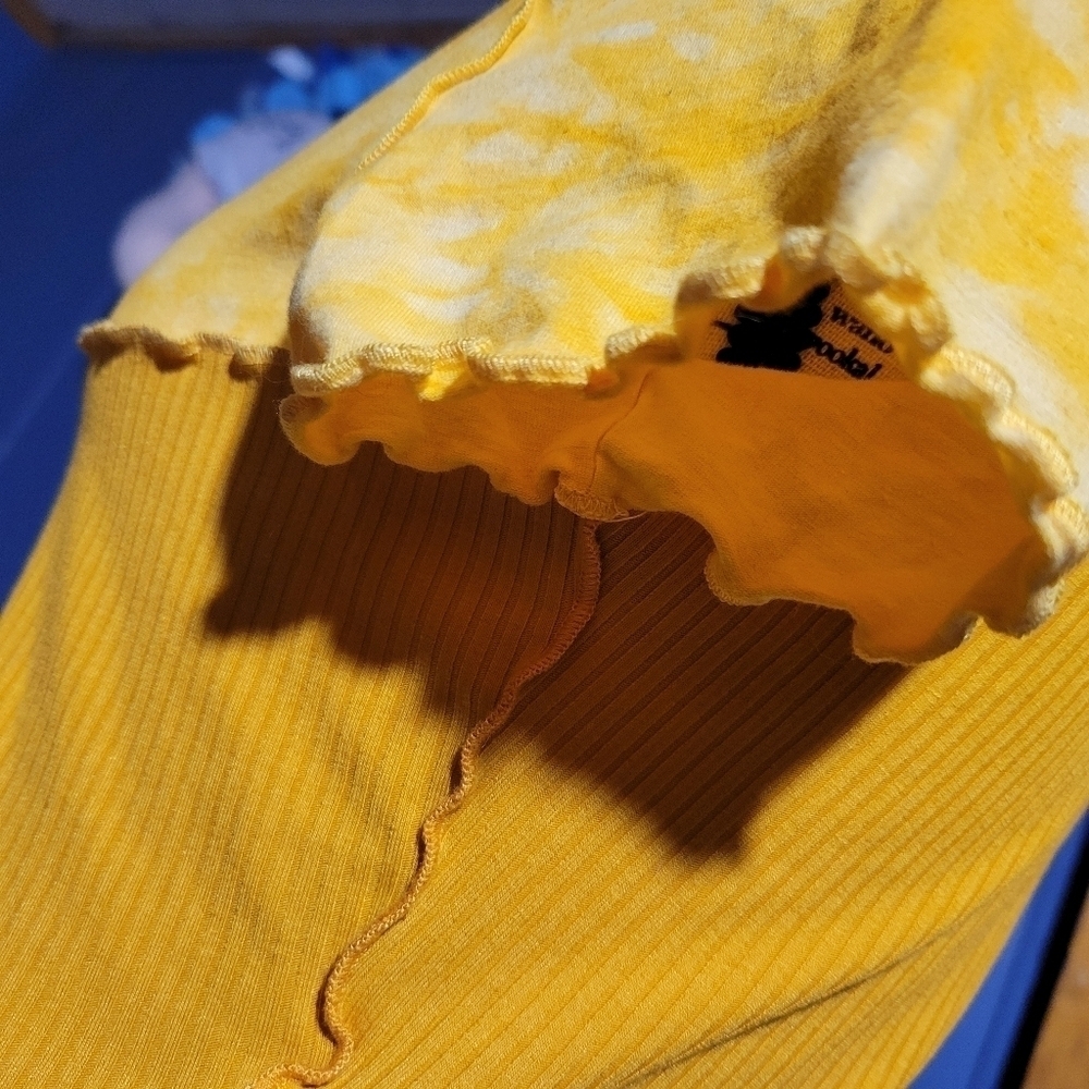 SHEIN croptop Medium Yellow - Picture 5 of 5